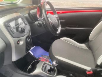 Toyota AYGO 1.0 VVT-i x-play x-shift Euro 6 5dr