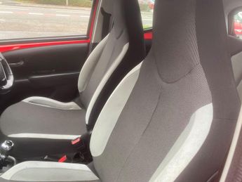 Toyota AYGO 1.0 VVT-i x-play x-shift Euro 6 5dr