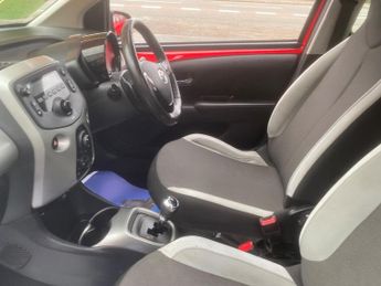 Toyota AYGO 1.0 VVT-i x-play x-shift Euro 6 5dr