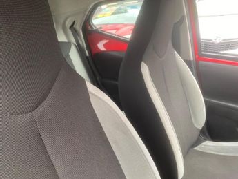 Toyota AYGO 1.0 VVT-i x-play x-shift Euro 6 5dr