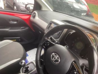 Toyota AYGO 1.0 VVT-i x-play x-shift Euro 6 5dr