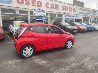 Toyota AYGO 1.0 VVT-i x-play x-shift Euro 6 5dr
