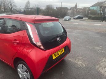 Toyota AYGO 1.0 VVT-i x-play x-shift Euro 6 5dr