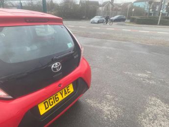 Toyota AYGO 1.0 VVT-i x-play x-shift Euro 6 5dr