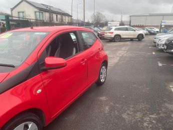 Toyota AYGO 1.0 VVT-i x-play x-shift Euro 6 5dr