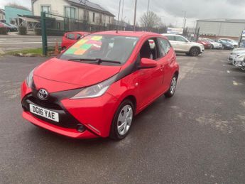 Toyota AYGO 1.0 VVT-i x-play x-shift Euro 6 5dr