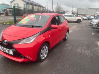 Toyota AYGO 1.0 VVT-i x-play x-shift Euro 6 5dr