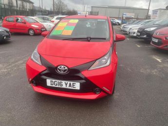 Toyota AYGO 1.0 VVT-i x-play x-shift Euro 6 5dr