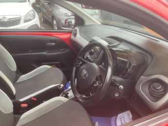 Toyota AYGO 1.0 VVT-i x-play x-shift Euro 6 5dr
