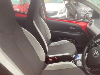 Toyota AYGO 1.0 VVT-i x-play x-shift Euro 6 5dr