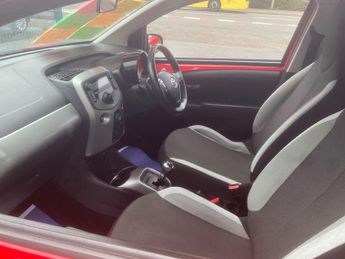 Toyota AYGO 1.0 VVT-i x-play x-shift Euro 6 5dr