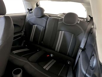 MINI Electric Hatch Cooper SE 32.6kWh Level 1 Hatchback 3dr Electric Auto (184 ps)