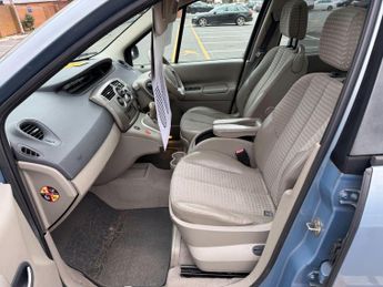 Renault Grand Scenic 2.0 VVT Privilege MPV 5dr Petrol Automatic (205 g/km, 136 bhp)