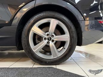 Audi e-tron 50 Technik Auto quattro 5dr 71.2kWh