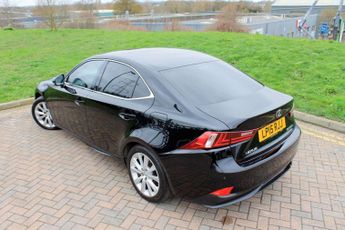 Lexus IS 2.5 300h Advance E-CVT Euro 6 (s/s) 4dr