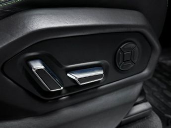 Lamborghini Urus 4.0 V8 BiTurbo SUV 5dr Petrol Auto 4WD Euro 6 (650 ps)