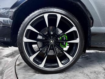 Lamborghini Urus 4.0 V8 BiTurbo SUV 5dr Petrol Auto 4WD Euro 6 (650 ps)