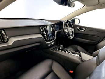 Volvo XC60 2.0 B4 MHEV Momentum SUV 5dr Diesel Hybrid Auto AWD Euro 6 (s/s)