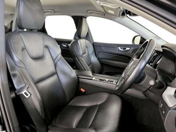 Volvo XC60 2.0 B4 MHEV Momentum SUV 5dr Diesel Hybrid Auto AWD Euro 6 (s/s)