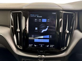 Volvo XC60 2.0 B4 MHEV Momentum SUV 5dr Diesel Hybrid Auto AWD Euro 6 (s/s)