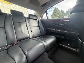 Lexus LS 5.0 600h V8 L CVT 4WD Euro 5 (s/s) 4dr