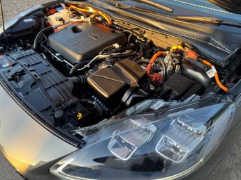 Ford Kuga 2.5 EcoBoost Duratec 14.4kWh ST-Line X CVT Euro 6 (s/s) 5dr