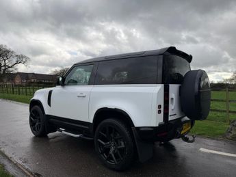 Land Rover Defender 90 3.0 D250 MHEV X-Dynamic SE Auto 4WD Euro 6 (s/s) 3dr