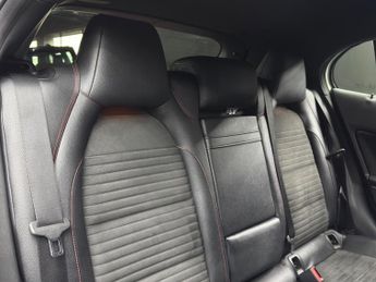 Mercedes-Benz GLA 2.1 GLA200 CDI AMG Line 7G-DCT Euro 6 (s/s) 5dr