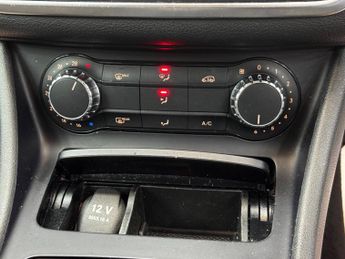 Mercedes-Benz GLA 2.1 GLA200 CDI AMG Line 7G-DCT Euro 6 (s/s) 5dr