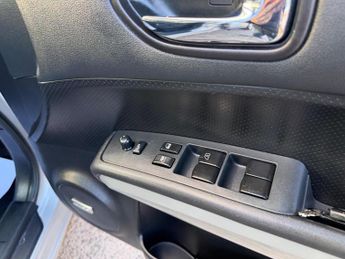 Nissan X-Trail 2.0 dCi Tekna Auto 4WD Euro 5 5dr