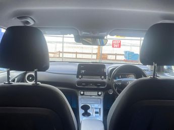 Hyundai KONA 64kWh Premium Auto 5dr (10.5kW Charger)