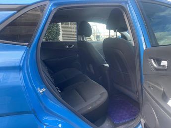 Hyundai KONA 64kWh Premium Auto 5dr (10.5kW Charger)