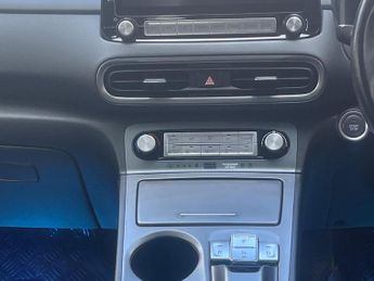 Hyundai KONA 64kWh Premium Auto 5dr (10.5kW Charger)