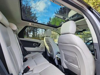 Land Rover Discovery Sport 2.0 TD4 HSE Black Auto 4WD Euro 6 (s/s) 5dr