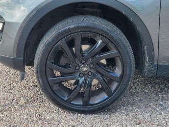 Land Rover Discovery Sport 2.0 TD4 HSE Black Auto 4WD Euro 6 (s/s) 5dr