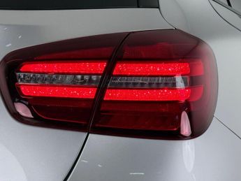 Mercedes-Benz GLA 1.6 GLA180 Urban Edition 7G-DCT Euro 6 (s/s) 5dr