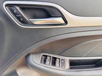 MG MG ZS 44.5kWh Exclusive Auto 5dr