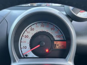 Toyota AYGO 1.0 VVT-i Fire Euro 5 5dr