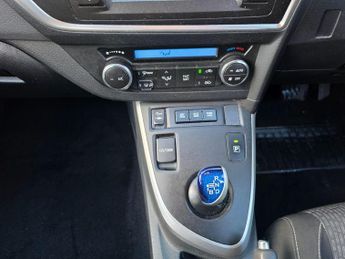 Toyota Auris 1.8 VVT-h Icon+ Touring Sports CVT Euro 5 (s/s) 5dr