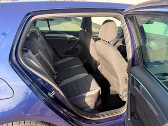 Volkswagen Golf 2.0 TDI R-Line DSG Euro 6 (s/s) 5dr