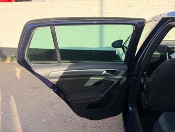 Volkswagen Golf 2.0 TDI R-Line DSG Euro 6 (s/s) 5dr
