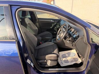 Volkswagen Golf 2.0 TDI R-Line DSG Euro 6 (s/s) 5dr
