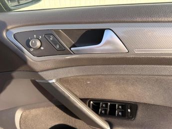 Volkswagen Golf 2.0 TDI R-Line DSG Euro 6 (s/s) 5dr