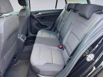 Volkswagen Golf 1.6 TDI SE Nav DSG Euro 6 (s/s) 5dr