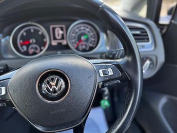 Volkswagen Golf 1.6 TDI SE Nav DSG Euro 6 (s/s) 5dr