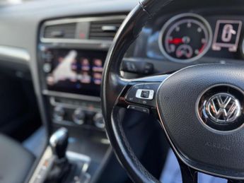 Volkswagen Golf 1.6 TDI SE Nav DSG Euro 6 (s/s) 5dr