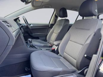 Volkswagen Golf 1.6 TDI SE Nav DSG Euro 6 (s/s) 5dr