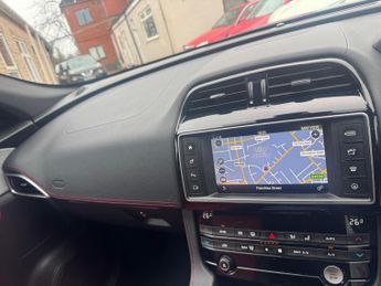 Jaguar F-PACE 2.0 D240 R-Sport Auto AWD Euro 6 (s/s) 5dr