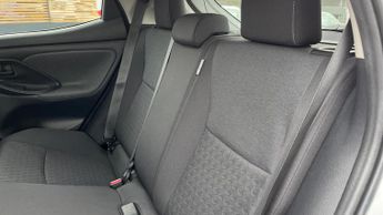 Toyota Yaris 1.5 VVT-h Design E-CVT Euro 6 (s/s) 5dr