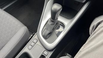 Toyota Yaris 1.5 VVT-h Design E-CVT Euro 6 (s/s) 5dr